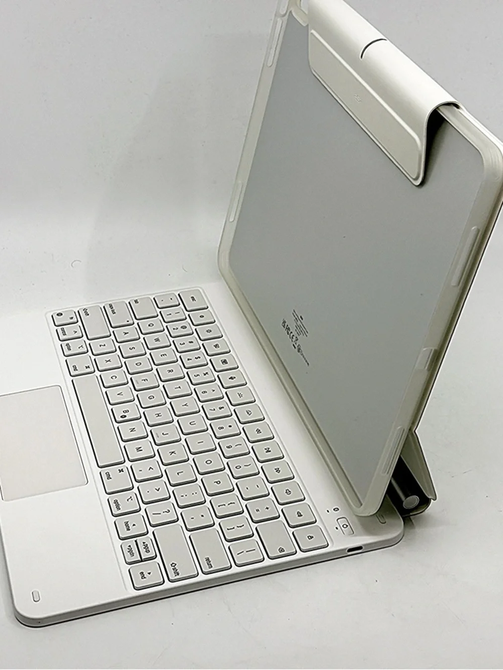 ESR iPad Air 13” Keyboard Case Trackpad Rebound 360 White M3 M2
